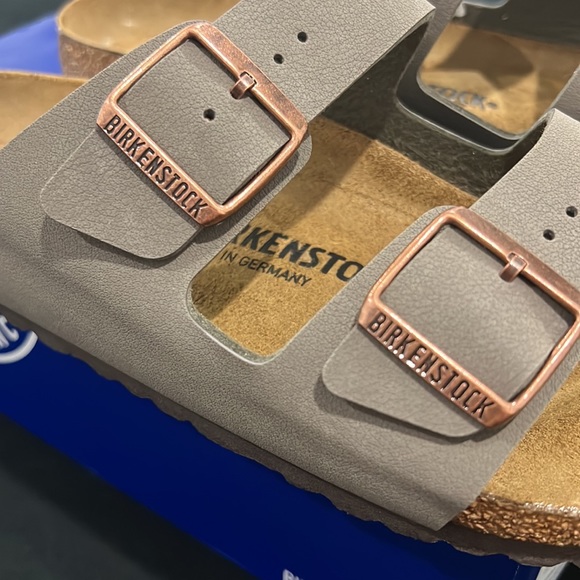 Birkenstock-Stone color/New! Size US 10 women’s/ men’s 8 - Picture 2 of 8